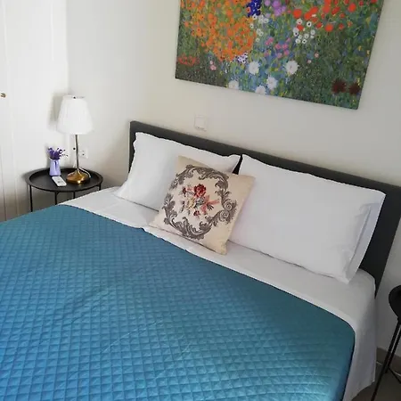 Sunny Furnished In Apartment *